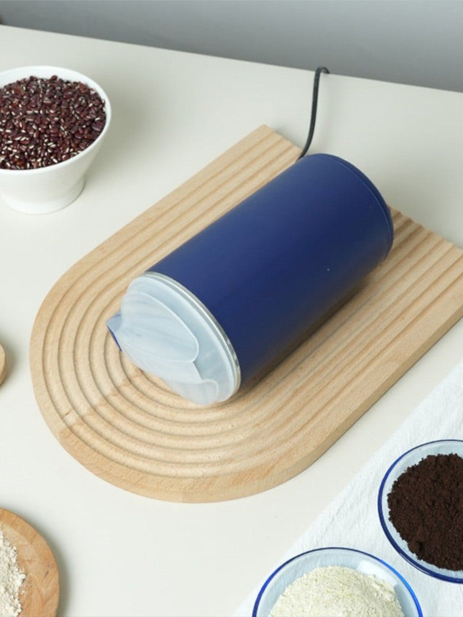 Draagbare Elektrische Koffiemolen 600 ml – Koffiebonenmaler met Veiligheidsmechanisme en RVS Bladen